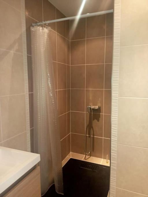 Le Clos Du Pin Thezan-les-Beziers Экстерьер фото